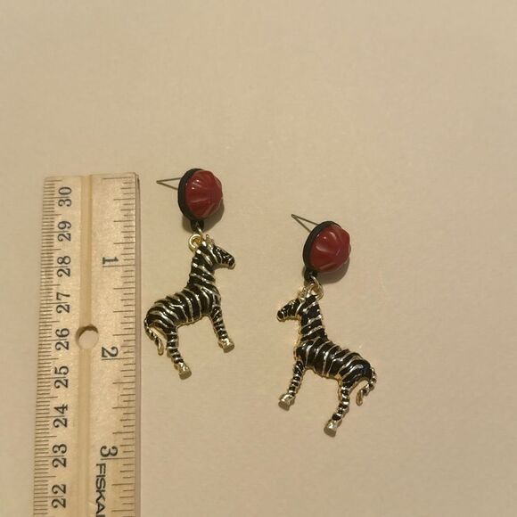 Red Zebra Drop Earrings S903 - Picture 4 of 4